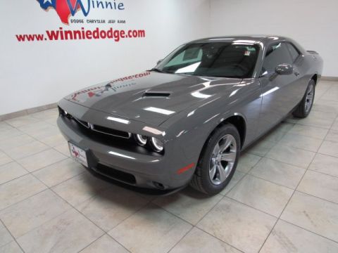 New 2019 DODGE Challenger SXT